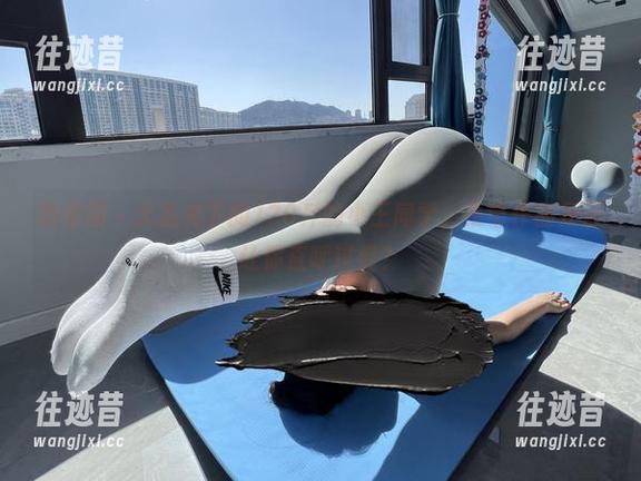 微密圈 - 无圣光下的120斤的小王同学，吊带作品是否让你直呼过瘾？