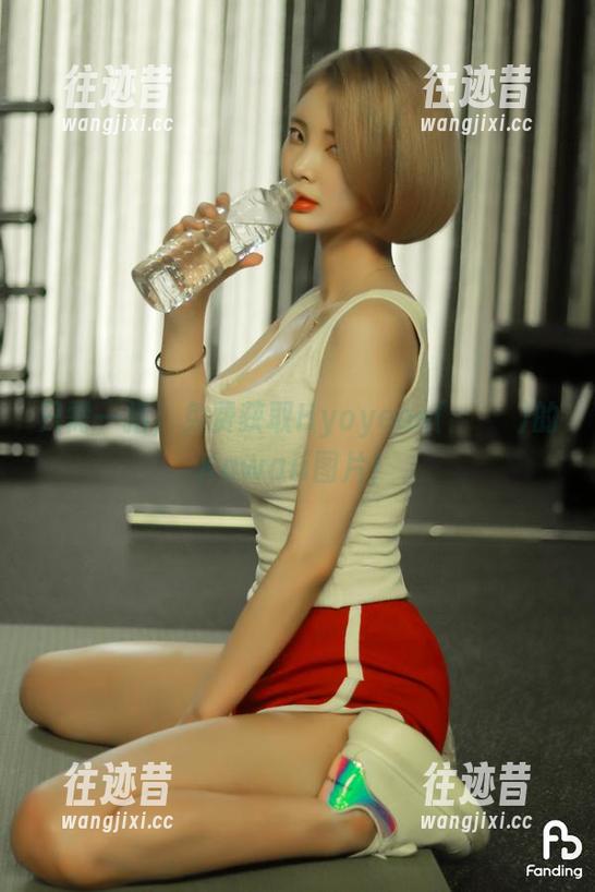 只需一招，免费获取Hyoyeon(김효연)的Kawaii图片！