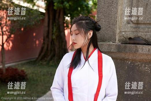 MiiTao蜜桃社 - 瞧，李颖诗的写真里，JK风尚变得如此耐人寻味！