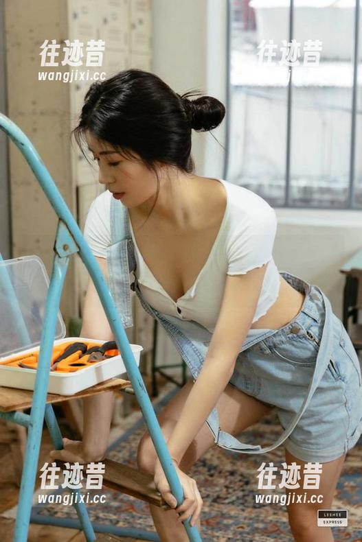 神奇的黑色，Min.E(민이)图库里的‘炫酷’分享触碰你的心思