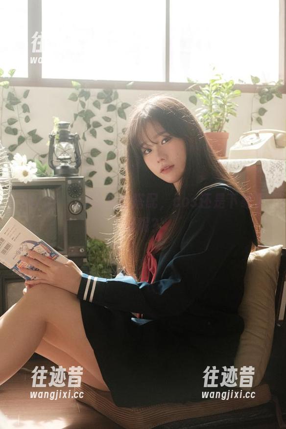 Sira(시라)的灰丝搭配，cos还是下载了好呢？