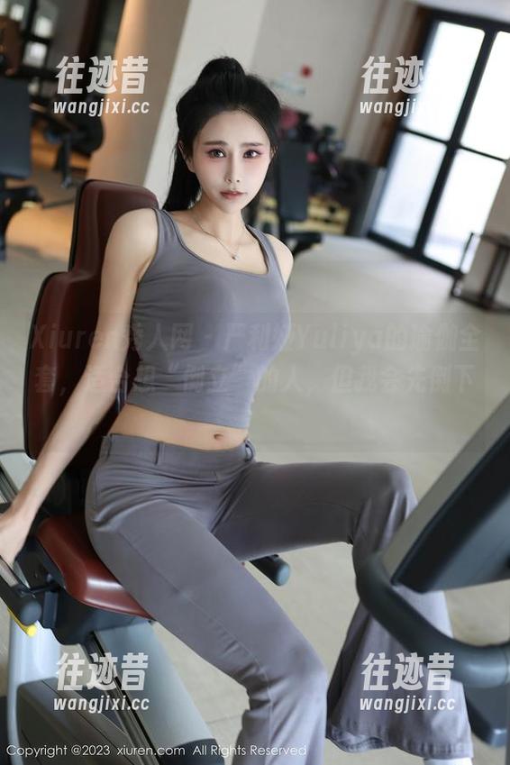Xiuren秀人网 - 严利娅Yuliya的瑜伽全套，适合想“倒立”的人，但我会先倒下！