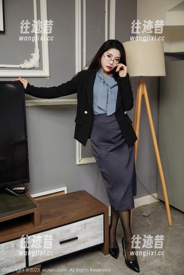 Xiuren秀人网 - 在线写真时光：陈梵妮Fanny在校服中的“迷途猫”，让人不禁想多看一眼。