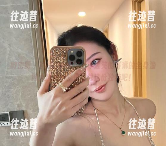 微密圈 - 锁住你的眼球，不爱笑的赛琳的全身渔网大放异彩，快下载这份独特吧！