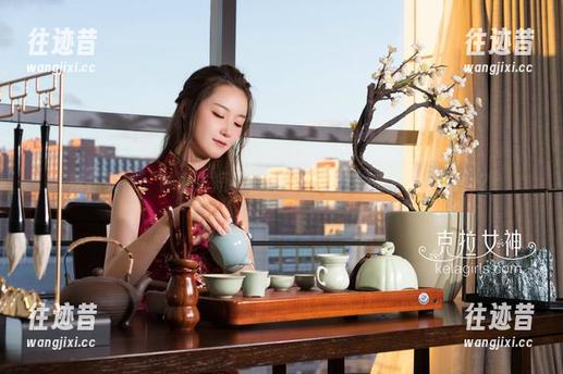 克拉女神 - 钟淇发短裤，内容全套，谁来帮我下载呀？