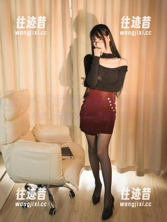 微密圈 - 十万口草莓粥粥的红裙合集，有种想上天的冲动，哈哈哈哈！