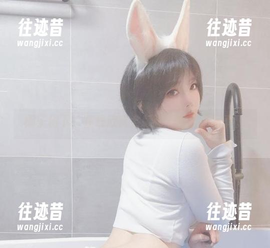 椰子树下，在线欣赏名赖弥七的夏日写真。