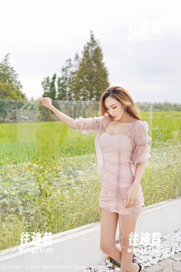 嗲囡囡 - 陈雅漫VICKY全套丝袜写真，忽然想到了我上次打包衣服的时候哈哈哈。