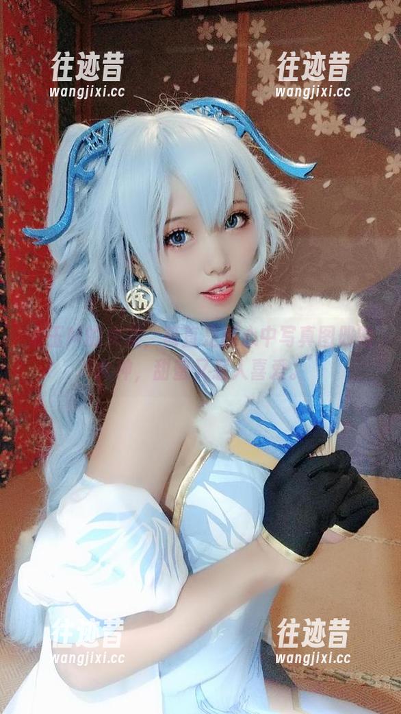 墨玉M 墨玉M的女友,简直是我心中写真图册的女神,甜蜜又惹人喜爱。