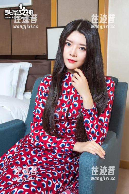 头条女神 - 在李温柔的万圣节私拍中找新灵感，糖果、鬼脸任何都有！