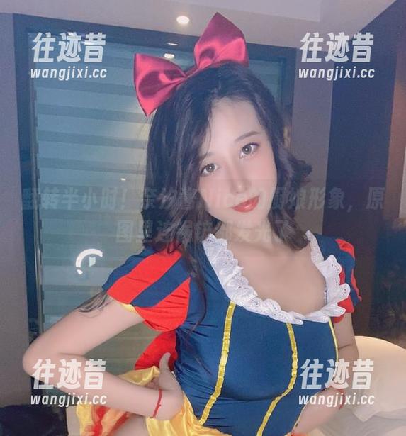 翻转半小时！奈汐酱Nice的厨娘形象，原图里连锅铲都发光了