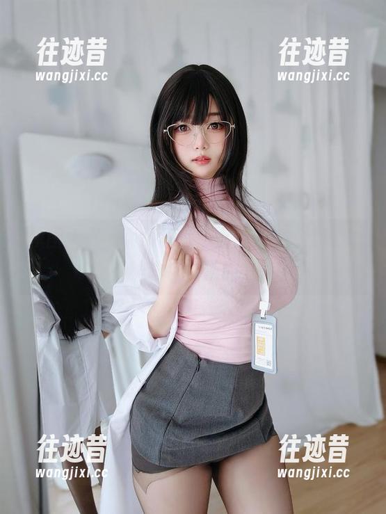 女主K 原图大赏,呃,貌似“女主K”的清纯女友有种难以抗拒的气质。