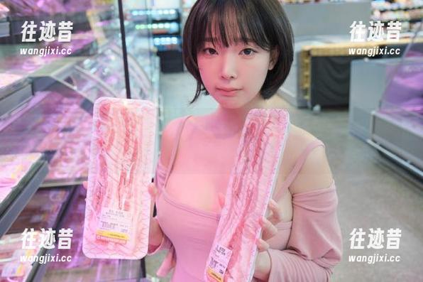 刚更新了“姜仁卿(강인경)办公室”系列的图片，试图捕捉到工作氛围，结果只拍了我的午餐盒…