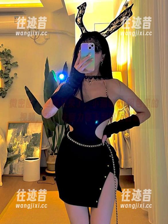 微密圈 - 更新又来了，小猫咪ck图包里的视频，我的注意力要飞到哪里去呢？
