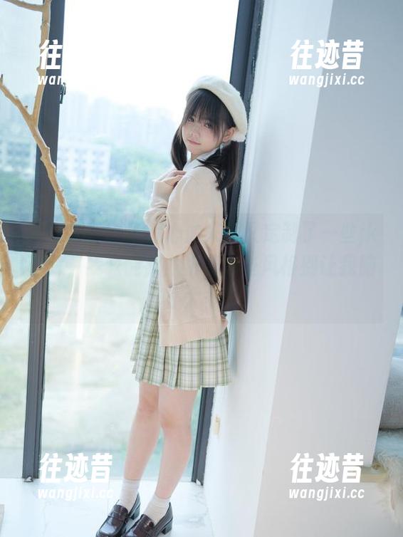 少女秩序 - 千澄心血来潮又定制了一些jk图片，我只能默默祈祷这些风格别让我脑补太多。