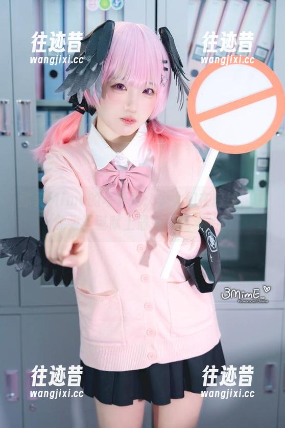 弥美Mime的写真秀：少女们在前线，也能为圣诞献上最强‘战斗’！