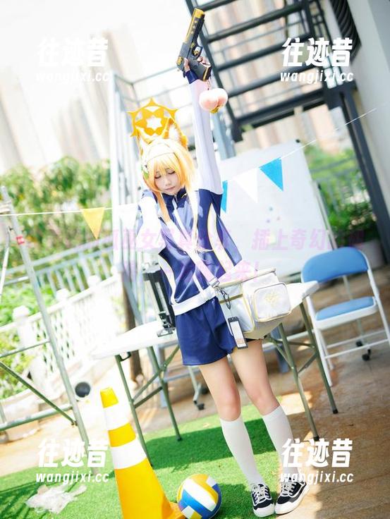 晓美妈的狐巫女写真分享，插上奇幻的翅膀，一起嗨起来！