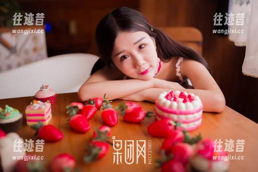 果团网 - sukki的私房美图：让网袜打破所有想象