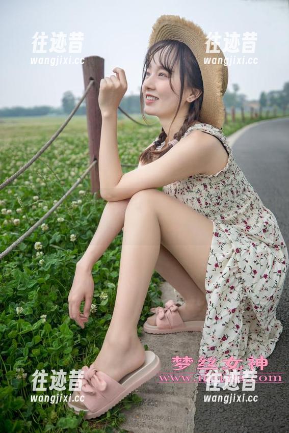 梦丝女神 - 长腿图包：魏婷婷，它们居然能放大我的想象力，腿去了哪了？