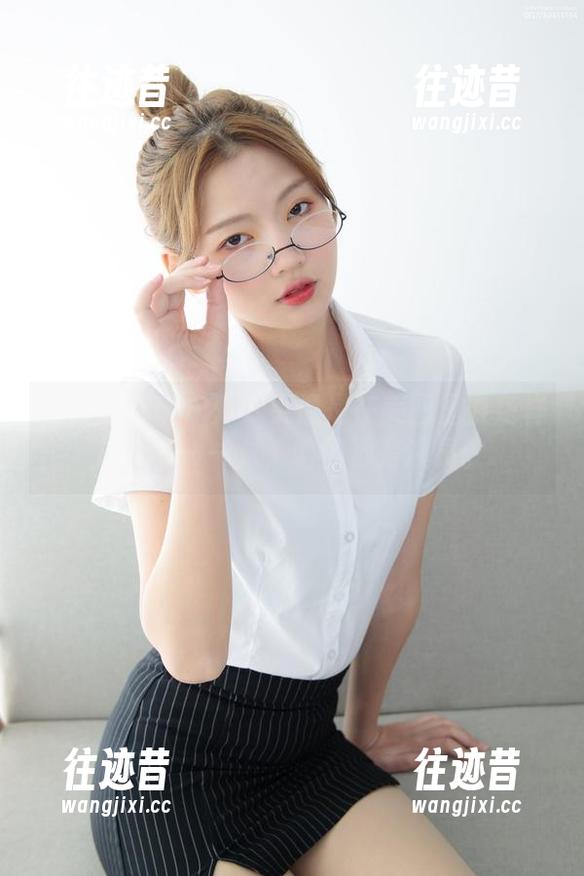 森萝财团 - 户外？更像是在美图里耍花样的Sia——对，咱们都是演员。
