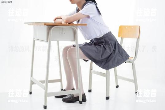 森萝财团 海边的风,JK制服,还有白丝?森萝财团这作品集太诱人了,快来下载,一起怦然心动!