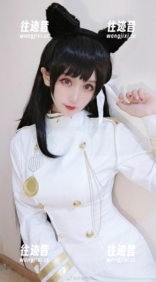 图库新作：汐兔子怎么把职业装演绎得如此’随性‘？