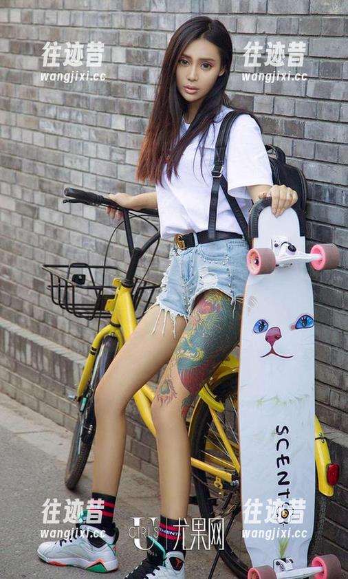 爱尤物 - 写真大揭晓，李柔儿的美腿让我的思想短路，无广告。