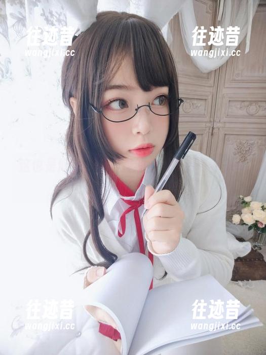 这也是修女，白烨烨的cos资源可不简单啊！