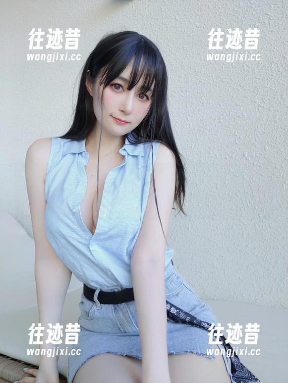 小伙伴们快来看，白银81姐姐的cos图包，连松鼠都想来凑热闹！