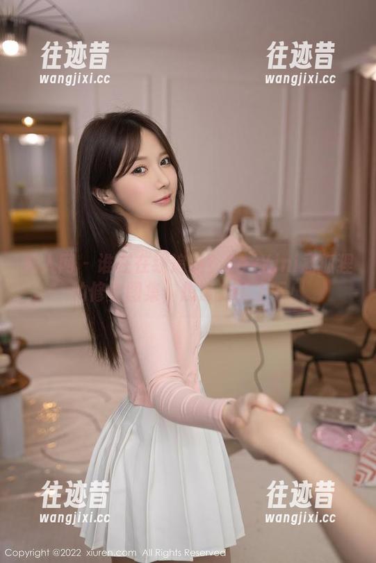 秀人网-FoxYini孟狐狸 秀人网 - 谁在在线追逐?FoxYini孟狐狸的修女图集,想象力飞上下!