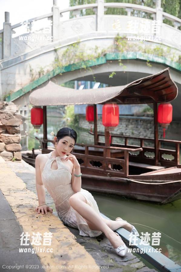 秀人网 - 裙摆飞扬的校服福利：HeyuZhang的图包让人意犹未尽！