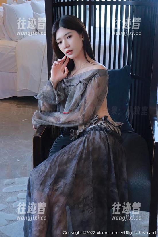 秀人网 - lingyu69的校服合集：从教室到操场，时髦就在身边