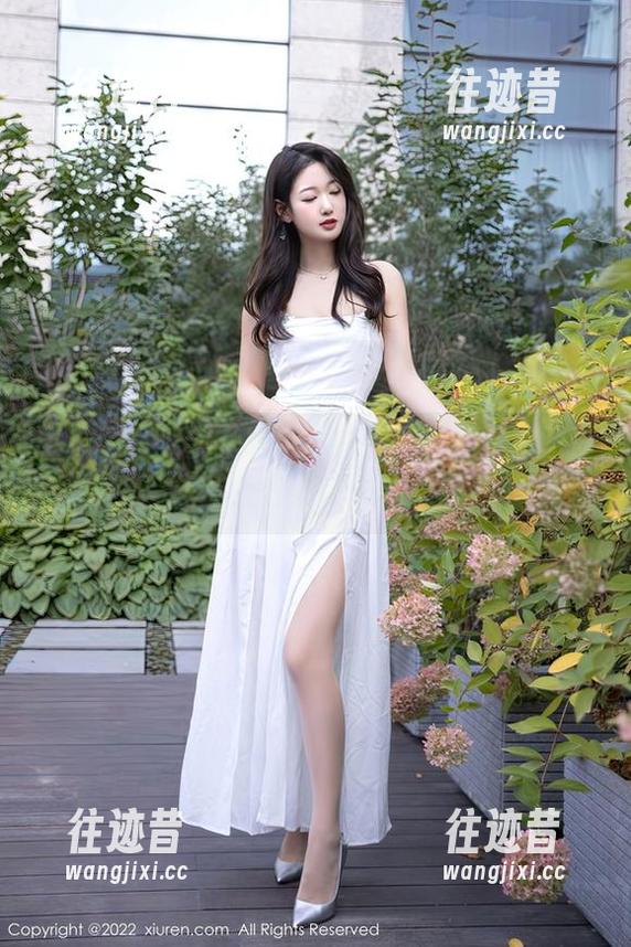 秀人网-夏旖诺 秀人网 - 看到了吗?夏旖诺的婚纱映在图库中,作品太容易让人分心了……