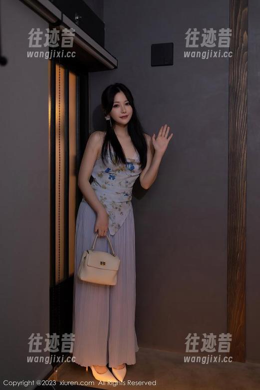 秀人网 - 小兔纯纯最新写真集，穿上婚纱的每一刻都想撒娇！