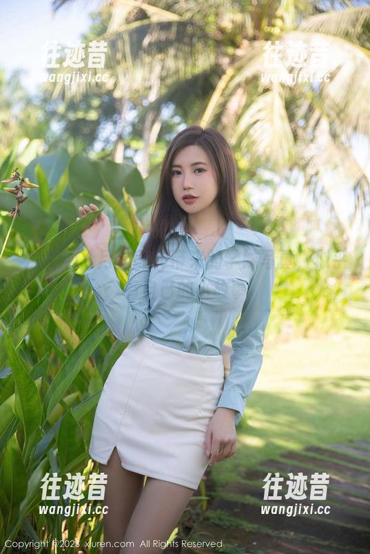 秀人网 - 月夕Lily带来的学妹写真，似乎有自己的小故事