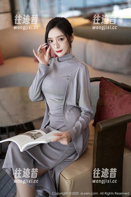 秀人网 - 谢小蒽的女仆：你可曾见过如此“正规”的一脚踢，原图直逼漫画！