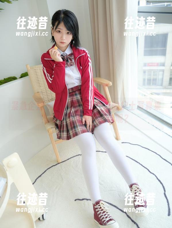 紧急企划-小恩 紧急企划 - 敢不敢挑战小恩的护士写真集?来,原图里都有啥呢?
