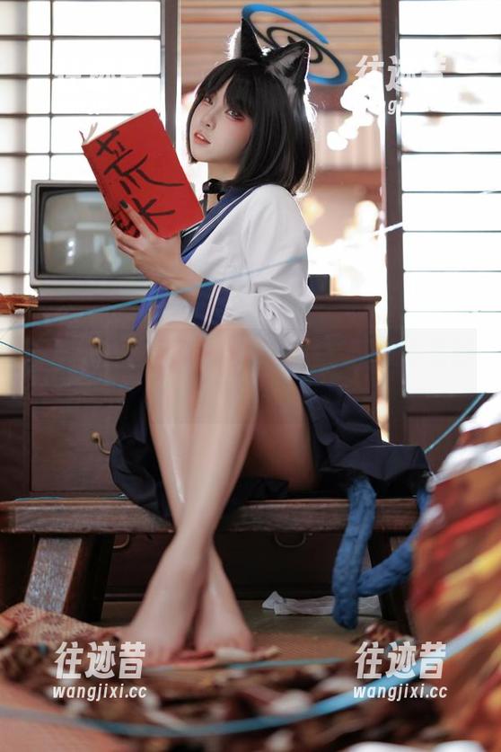 纸悦Etsu_ko 纸悦Etsu_ko的破洞背心图集:触手酱的灵魂伴侣有点“不正经”!