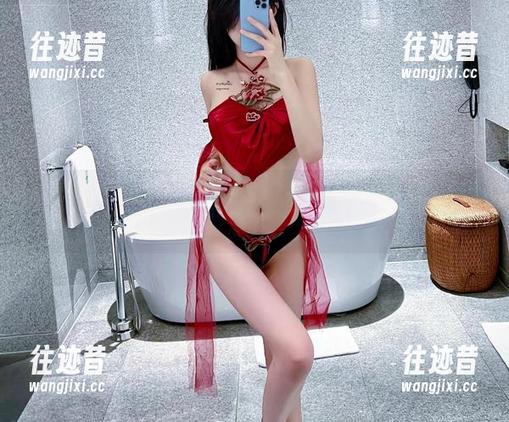 微密圈 - 全套图包：葛征的“纯白”似乎有点过于洁净了。