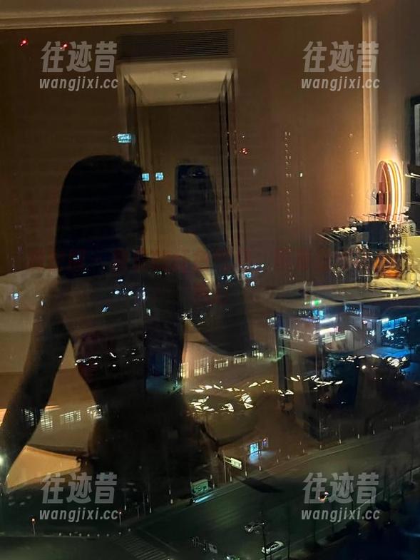 微密圈 - 詹詹的红色气息，图库里漫溢的色彩