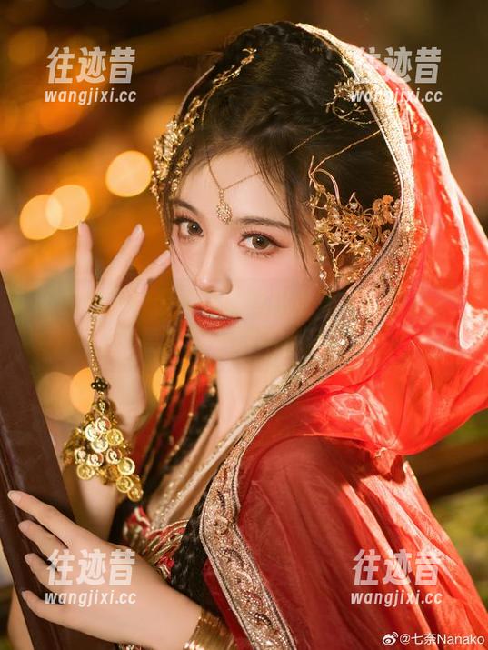 贰加六又带着黑白的气息登场了，作品集更新敢不敢不点开？