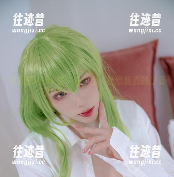 起起子vvvv这个白护士，壁纸级别的耐看！