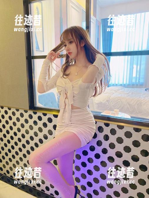 过期米线线的连衣裙cos，这组照片真应了那句‘不吃不知道’。