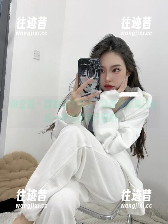 微密圈 - 翻看这些照片，陈佩奇的夏日给我一种奇怪的怀旧感…