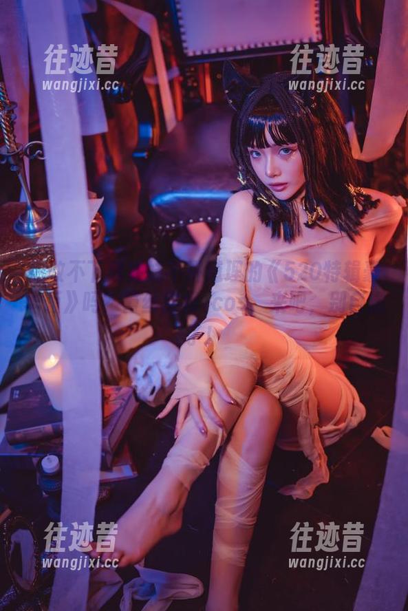 你敢不下载雯妹不讲道理的《520特辑豪华版》吗？蕾丝皮裙+cos，来吧，别自虐了！