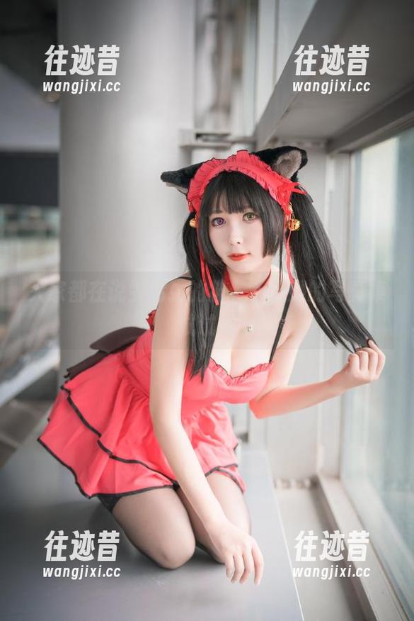 大家都在说雯粥粥的猫，下载她的写真集试试吧