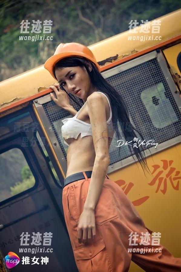 青豆客 - 伍月yuer的睡衣剧场：在图库里分享怎样把“懒”的美异常升华？