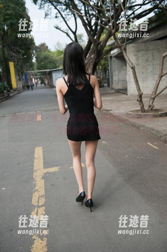 魔镜街拍 - 套图免费送：婷婷的工作日常，与黑丝的不离不弃